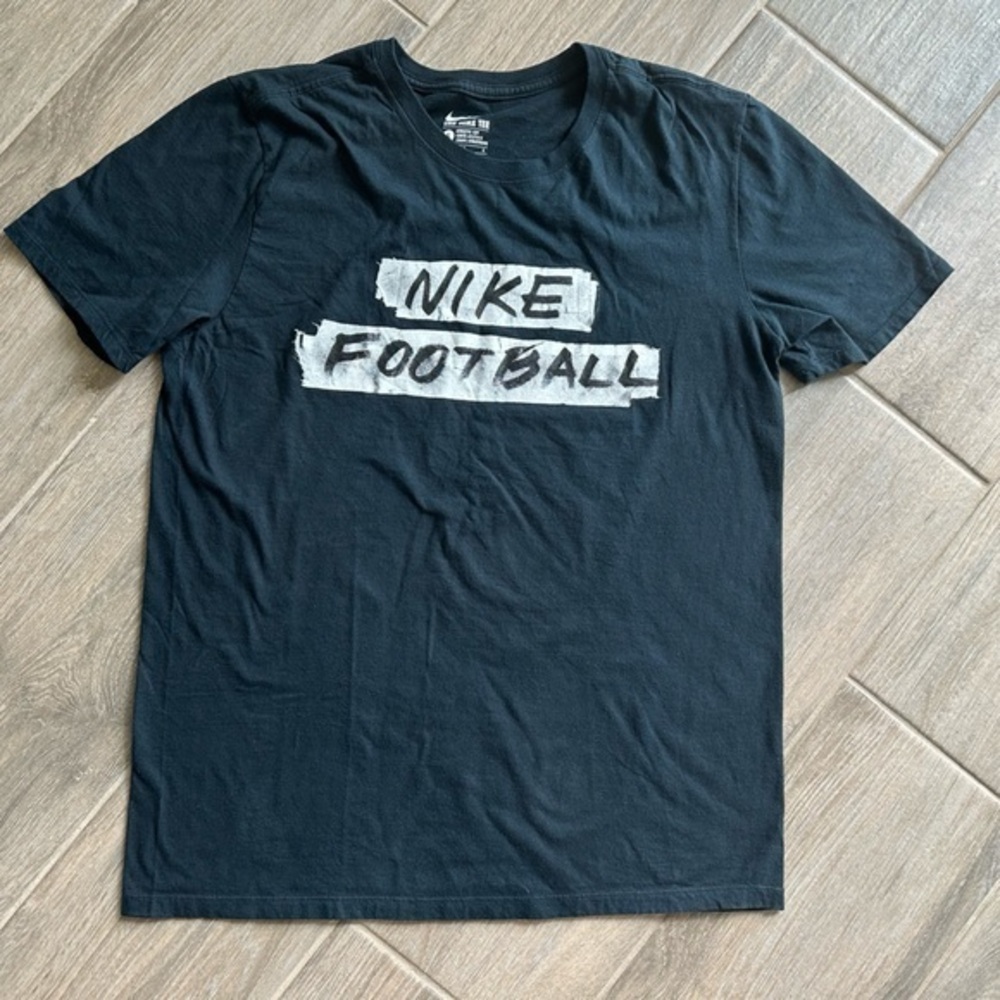 Men’s Nike Football t-shirt size large